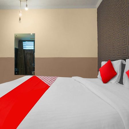 Hotel O Royal Galaxy New Delhi Exterior photo